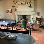 לינה וארוחת בוקר Chateau De