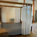 Chateau De לינה וארוחת בוקר 3*