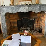 Chateau De לינה וארוחת בוקר Mézerville
