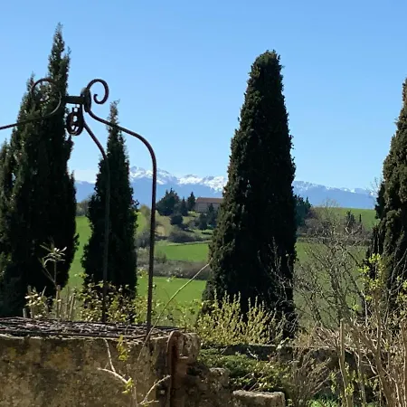 Chateau De Bed and Breakfast Mézerville